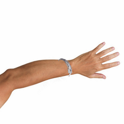 products/leaf_cz_bracelet.png